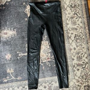 Spanx Pebbled Leather Leggings Size M
